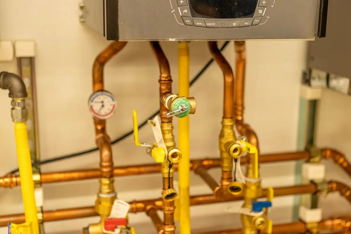 Licensed technician providing Emergency Plumbing for a homeowner in La Plata